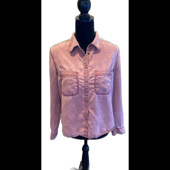Express Blouse Button Down Snaps Size Medium Distressed Pink Collared Pockets - Picture 1 of 11